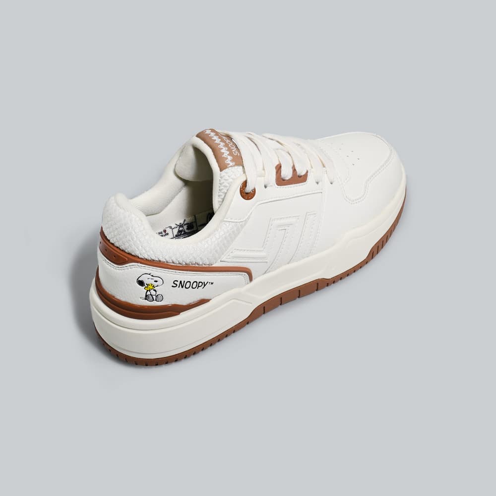 บาโอจิ รองเท้าผ้าใบผู้ชาย รุ่น BAOJI x PEANUTS Shoes 001 Snoopy Classic