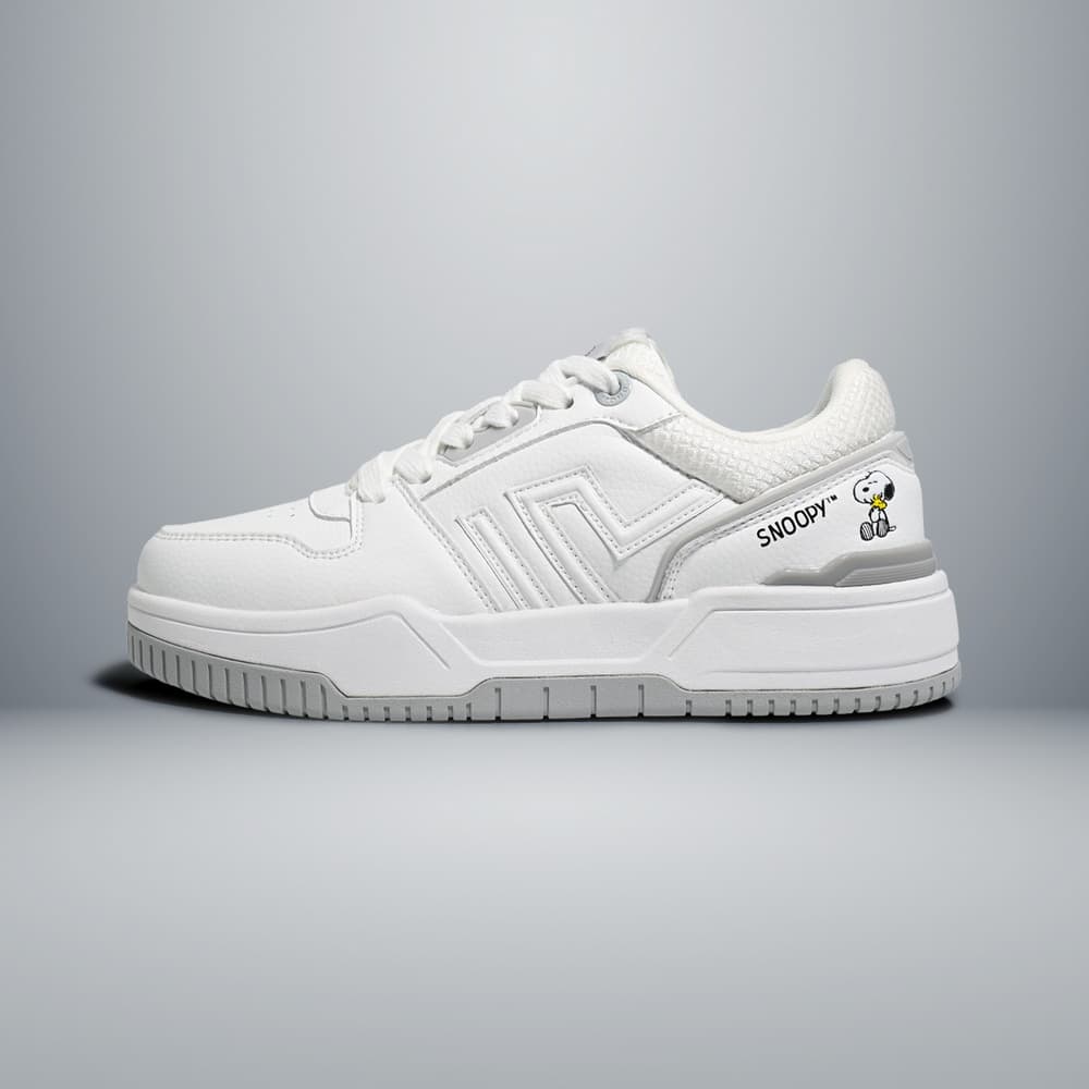 บาโอจิ รองเท้าผ้าใบผู้ชาย รุ่น BAOJI x PEANUTS Shoes 001 Snoopy Classic